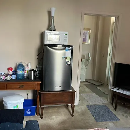 10Th Avenue Guest House & Suites-3